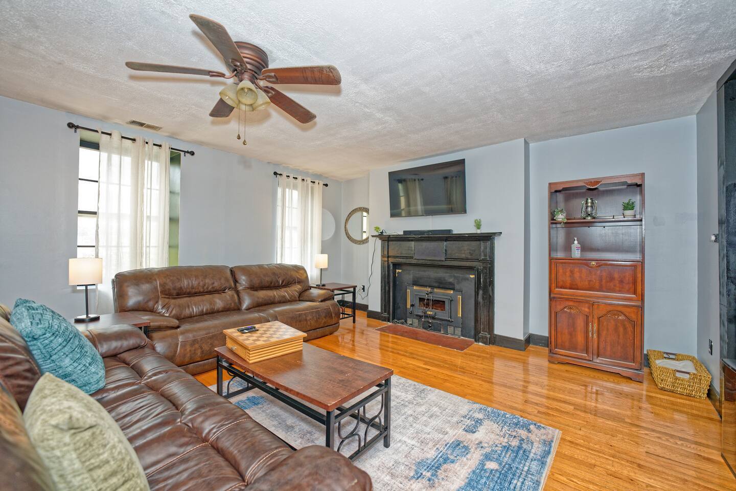 The Fireplace Flat, photo 2