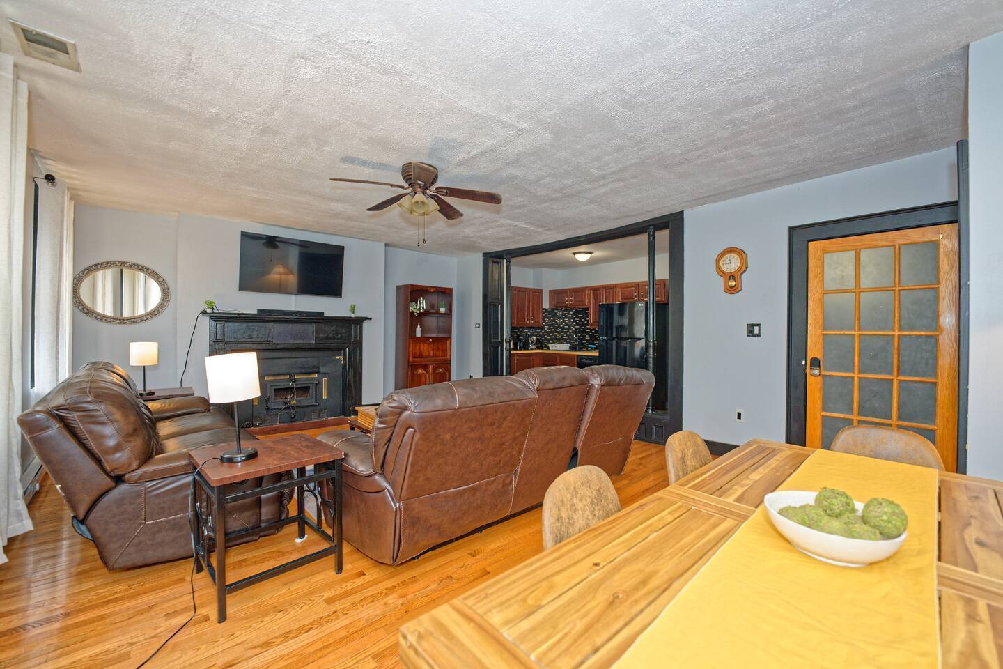 The Fireplace Flat, photo 3