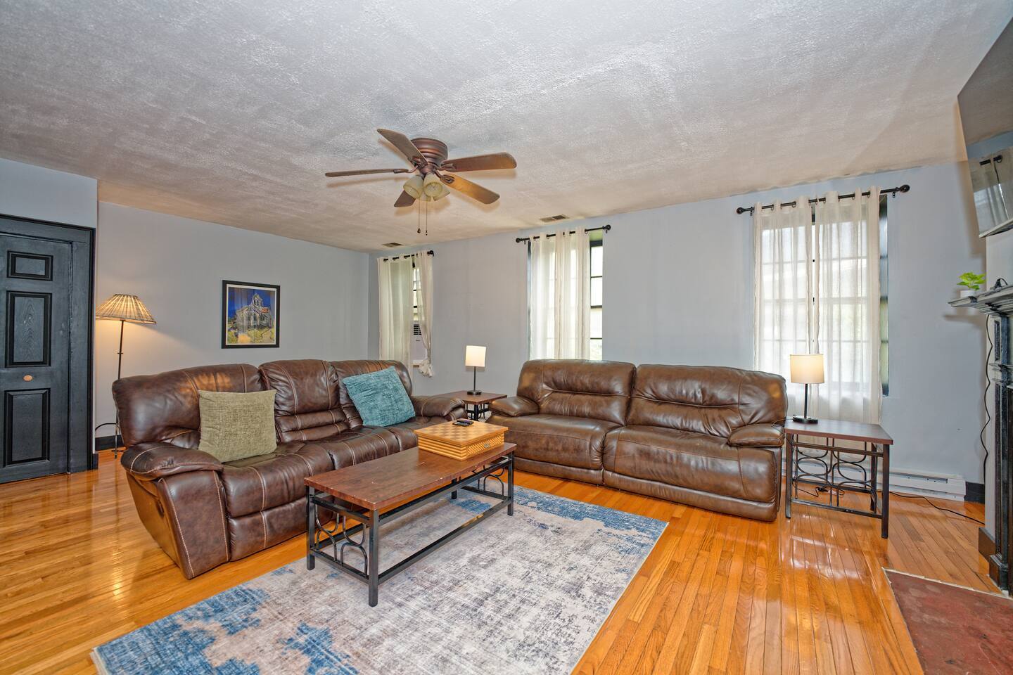 The Fireplace Flat, photo 4