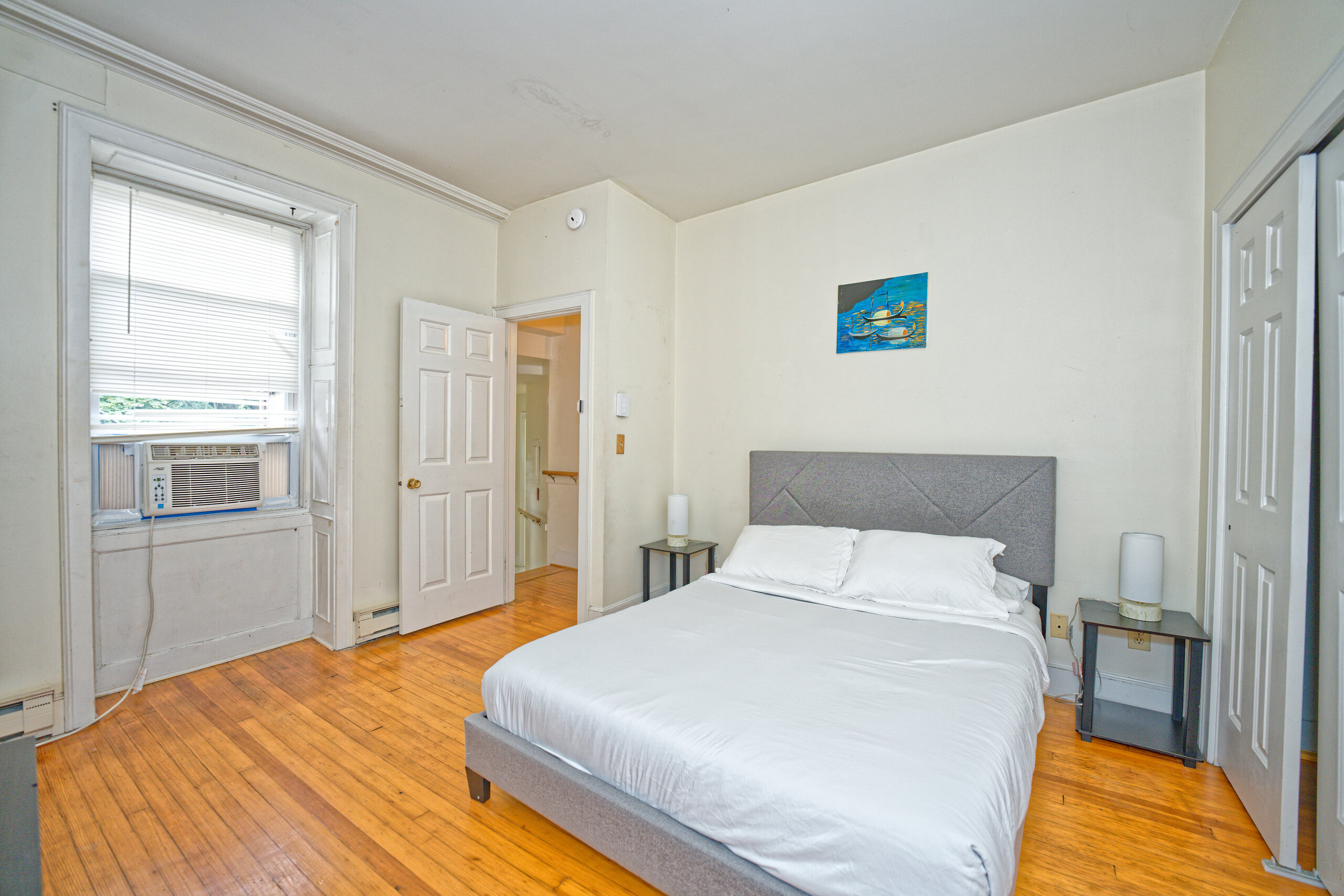 The Spacious Two Bedroom, photo 2
